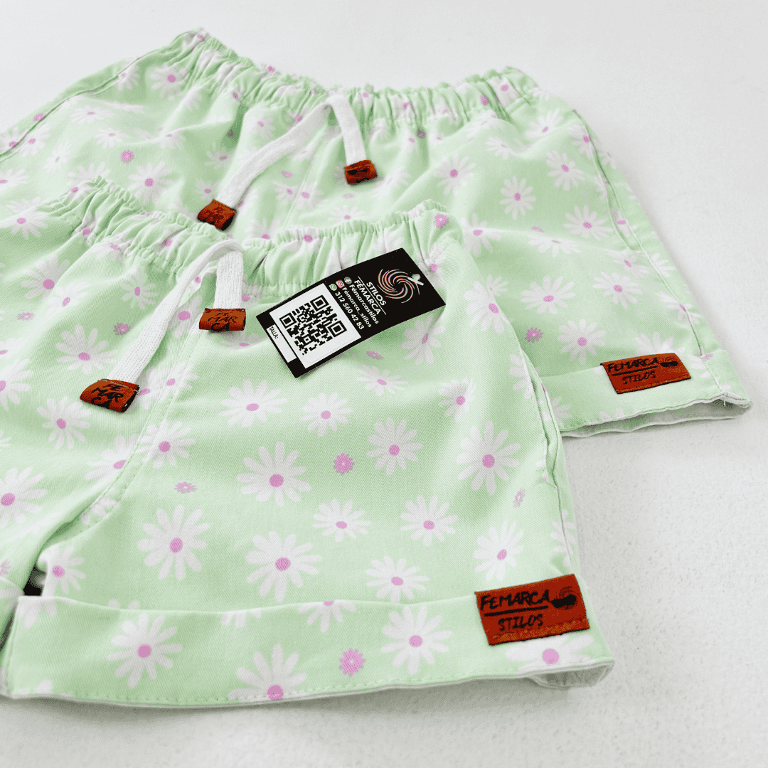 Shorts para Mamá e hija Flores fondo verde