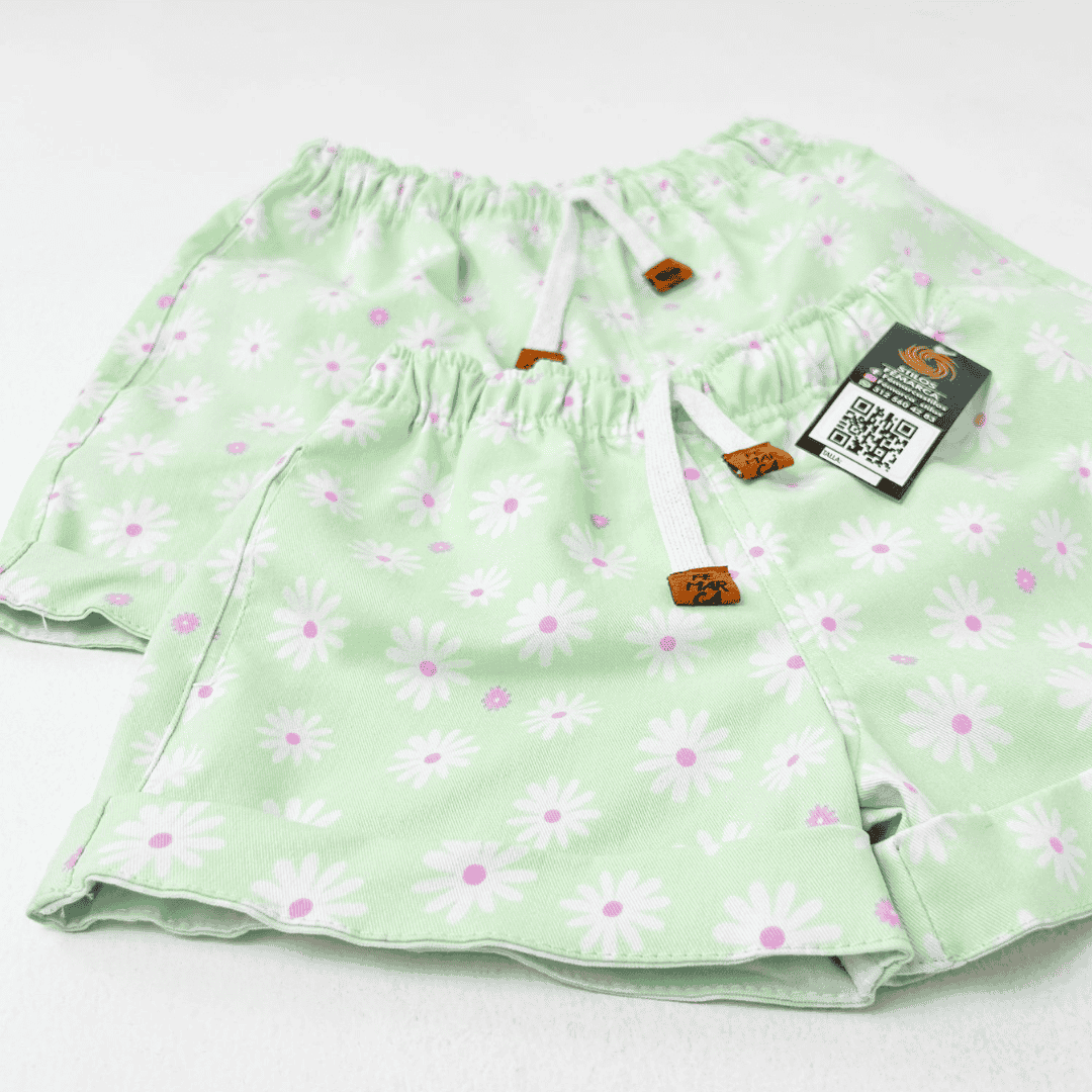 Shorts para Mamá e hija Flores fondo verde